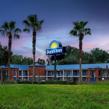 Days Inn By Wyndham Chipley Bagian luar foto