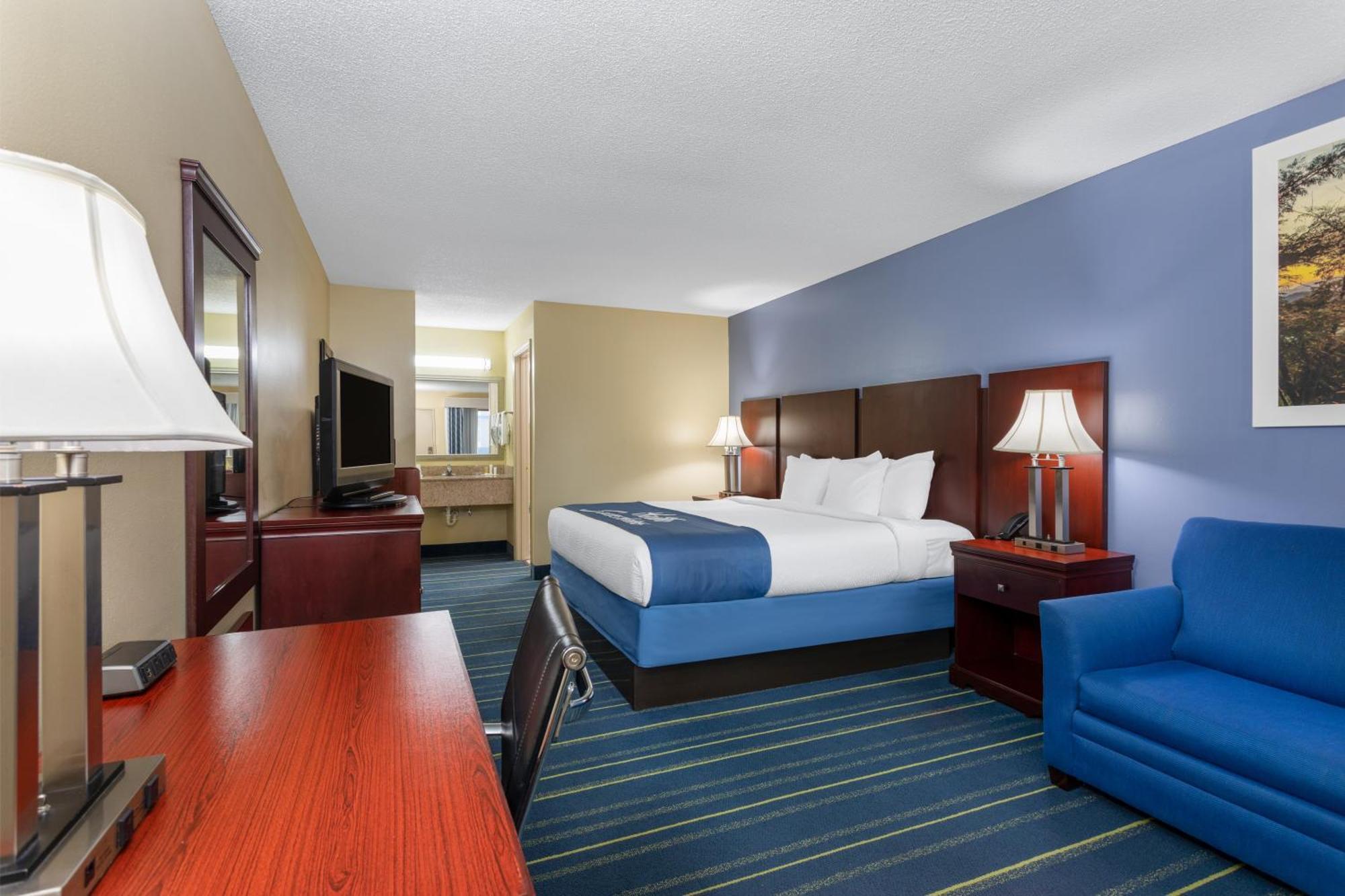 Days Inn By Wyndham Chipley Bagian luar foto