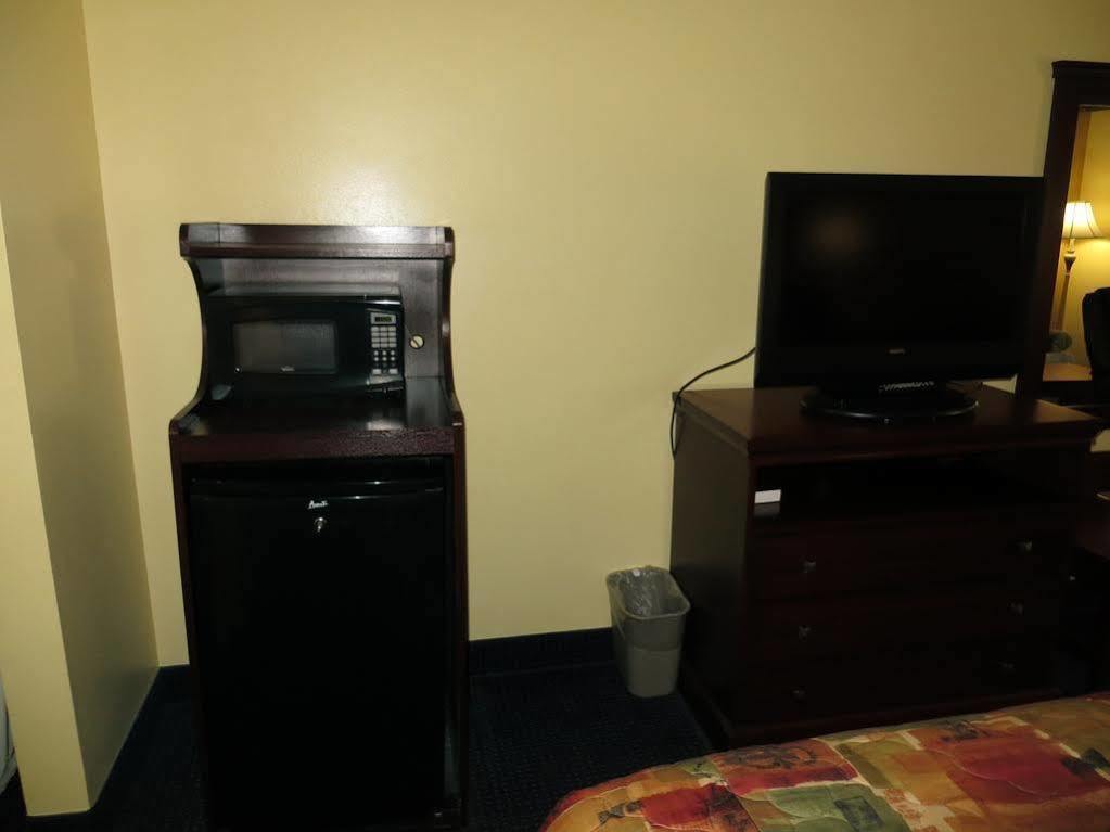 Days Inn By Wyndham Chipley Bagian luar foto